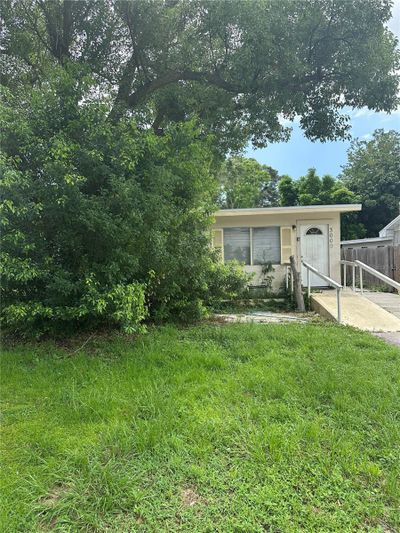 3000 24 Th Avenue N, House other with 2 bedrooms, 1 bathrooms and null parking in Saint Petersburg FL | Image 1