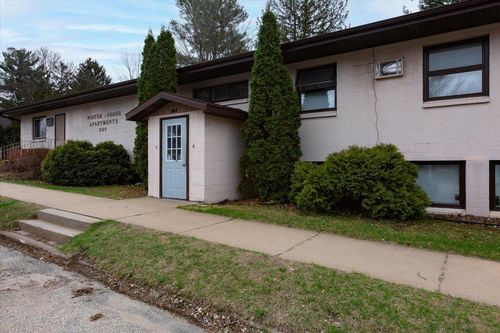 307 W Winter Ave, Elmwood, WI, 54740-8750 | Card Image