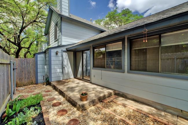 Plenty of space to make this outdoor living space your own. | Image 24