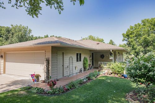 182 Tree Tops Ln, Winona, MN, 55987-5021 | Card Image