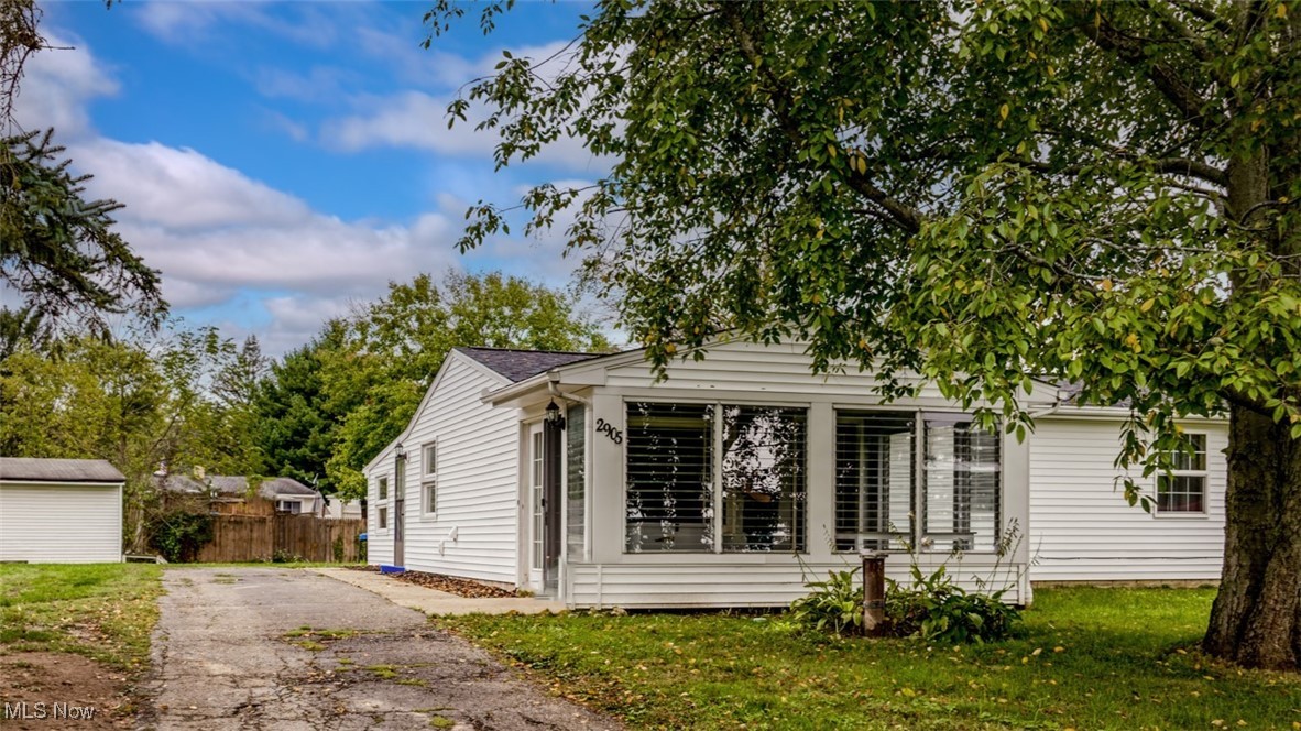 Polly Rd, Ravenna, OH 44266