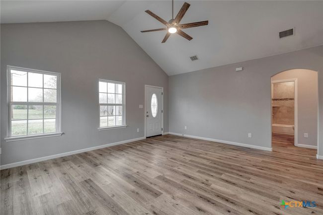 1408 Armstrong St, House other with 3 bedrooms, 2 bathrooms and null parking in Luling TX | Image 5