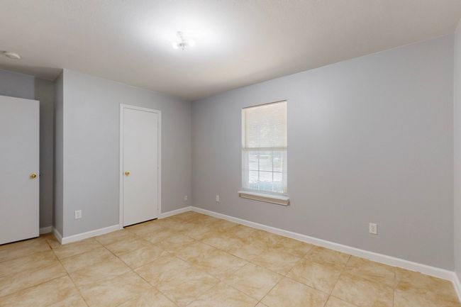 Unfurnished room featuring baseboards | Image 15
