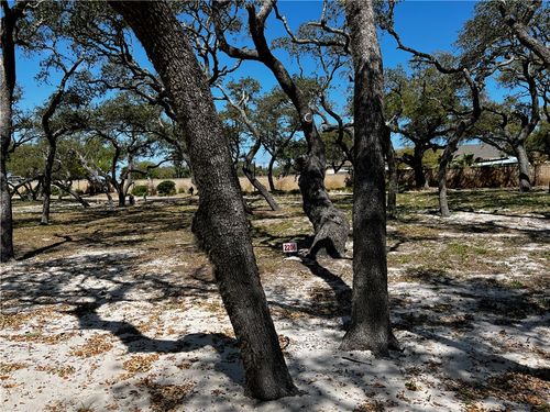2206 Royal Oaks Cir, Rockport, TX, 78382 | Card Image