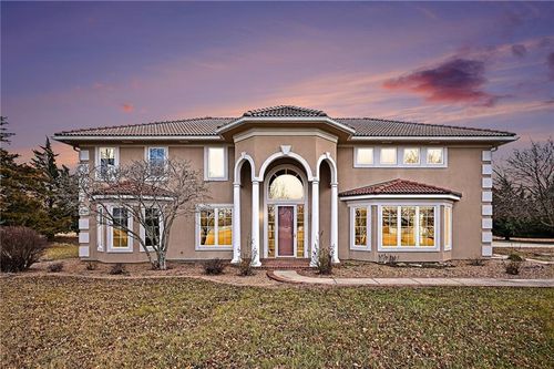 15555 N Moonlight Road, Olathe, KS, 66061 | Card Image