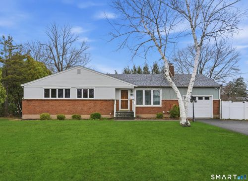 21 Raymond Pl, Cromwell, CT, 06416-1354 | Card Image