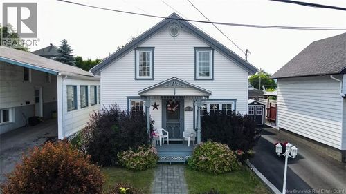 11 33e Ave, Edmundston, NB, E3V2S3 | Card Image