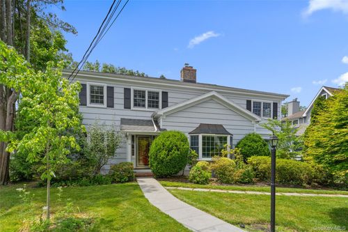 14 Wakefield Rd, Scarsdale, NY, 10583-7153 | Card Image