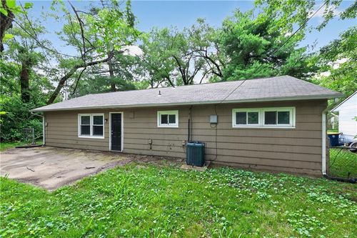 11200 Bristol Ter, Kansas City, MO, 64134-3338 | Card Image