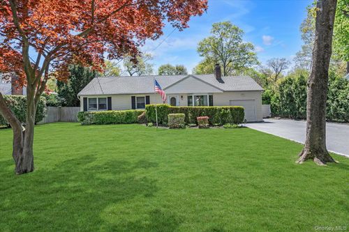 88 Colonial St, East Northport, NY, 11731-6105 | Card Image