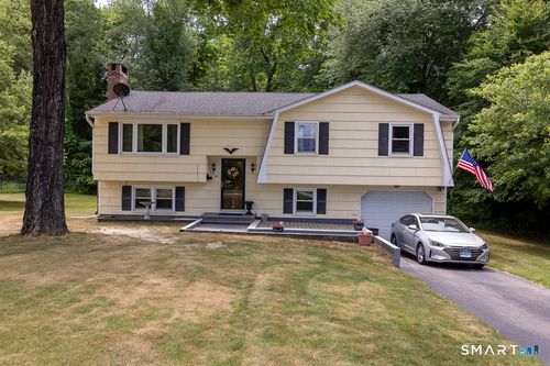 24 Joe Williams Rd, Moodus, CT, 06469-1126 | Card Image