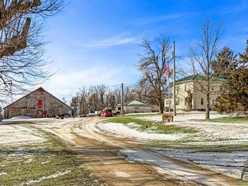 1950 F Ave, Gladbrook, IA, 50635-9431 | Card Image