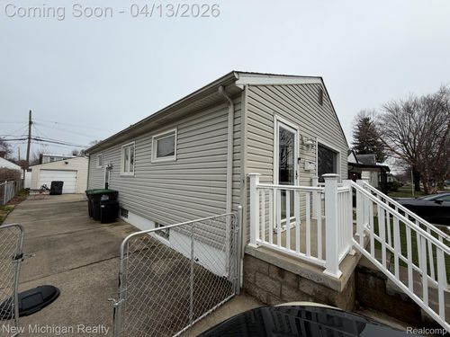 6671 Mayfair St, Taylor, MI, 48180-1938 | Card Image