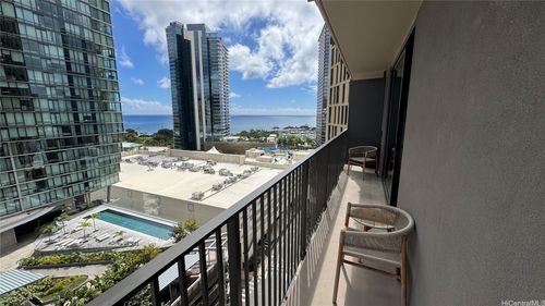 1612-987 Queen St, Honolulu, HI, 96814-4117 | Card Image