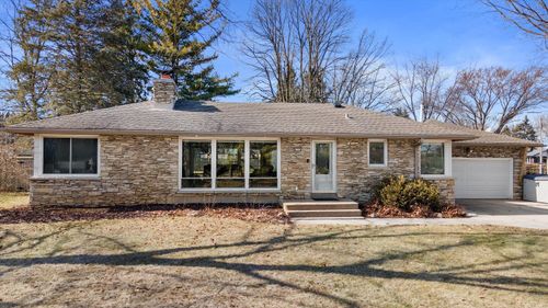 6155 S 35th St, Greenfield, WI, 53221-4611 | Card Image