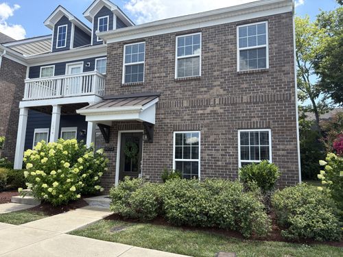 1072 Emery Bay Cir, Hendersonville, TN, 37075-4780 | Card Image