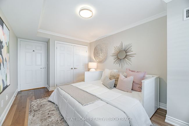 1106 - 442 Maple Ave, Condo with 3 bedrooms, 2 bathrooms and null parking in Burlington ON | Image 31