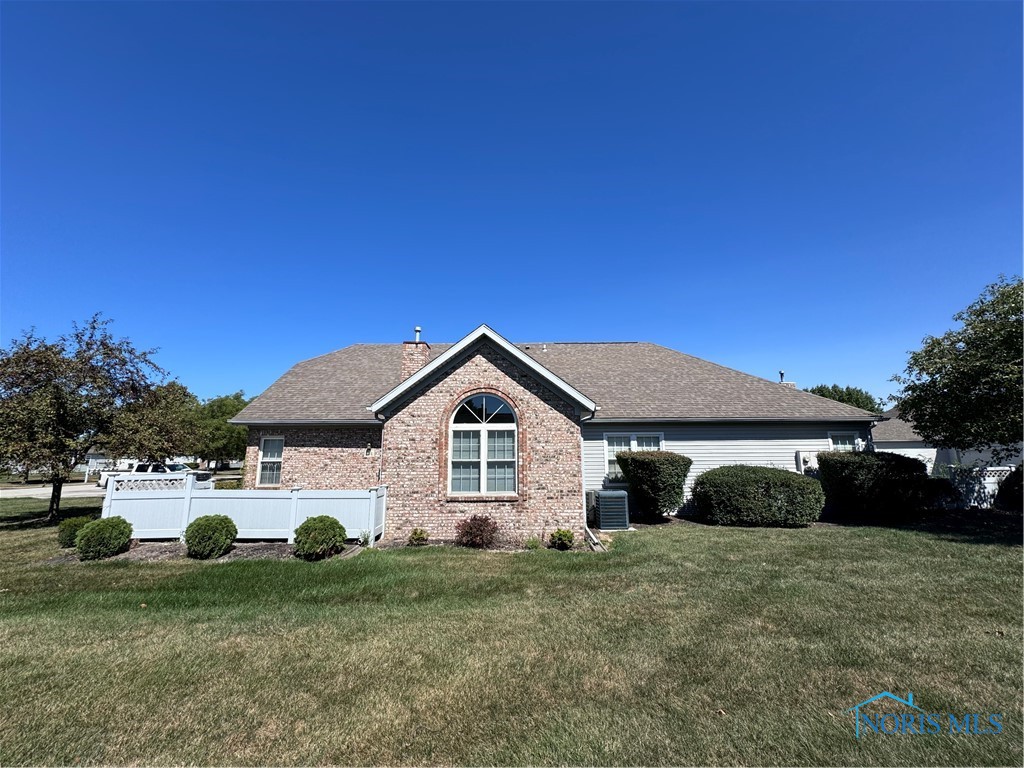 Stonegate Blvd, Bowling Green, OH 43402
