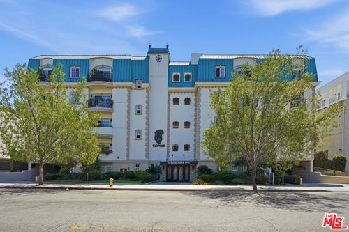 305-722 S Oxford Ave, Los Angeles, CA, 90020-3806 | Card Image