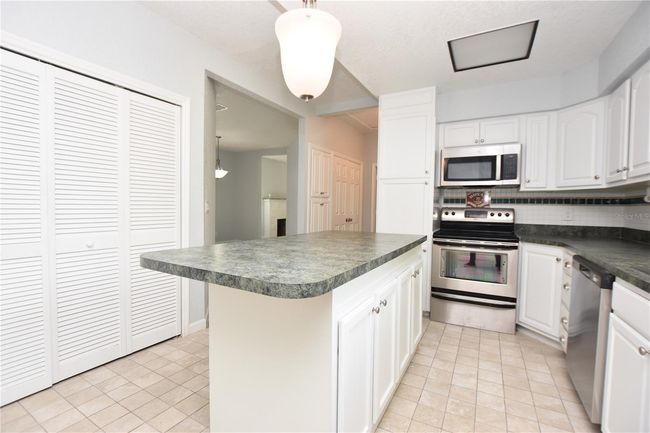 1127 Oakhill St, House other with 3 bedrooms, 2 bathrooms and null parking in LAKELAND FL | Image 9