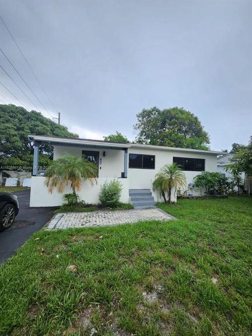 817 Nw 17th St, Fort Lauderdale, FL, 33311-5574 | Card Image