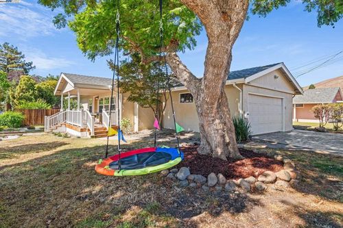 551 Wasatch Dr, Fremont, CA, 94536-1855 | Card Image