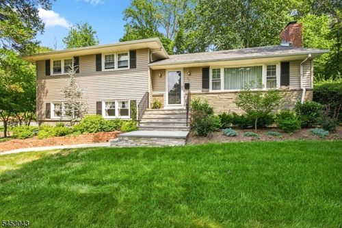 23 Evergreen Dr, Berkeley Heights, NJ, 07922-1723 | Card Image
