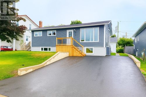13 Corrigan St, Gander, NL, A1V2G5 | Card Image