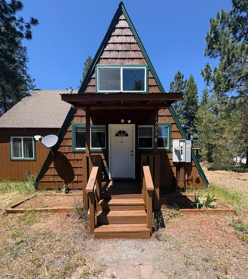 15934 Fir Rd, La Pine, OR, 97739-9401 | Card Image