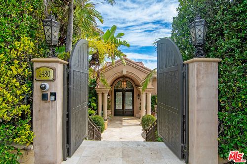 2480 Briarcrest Rd, Beverly Hills, CA, 90210-1820 | Card Image