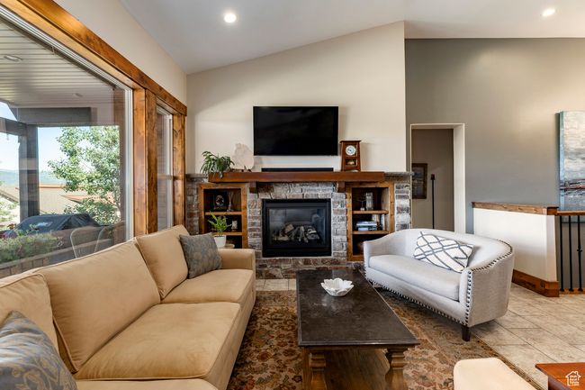 1658 E Viewside Cir, Townhouse with 3 bedrooms, 3 bathrooms and 2 parking in Hideout UT | Image 11