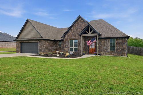 104 Edgewood Cir, Durant, OK, 74701-7044 | Card Image