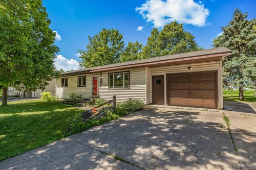 107 7th Ave Nw, Saint Joseph, MN, 56374-9686 | Card Image