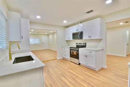 2605 Coble Ct, Bedford, TX, 76021-4901 | Card Image