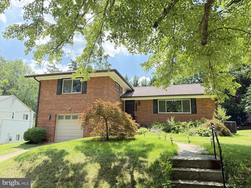 9209 E Parkhill Dr, BETHESDA, MD, 20814-3948 | Card Image