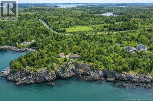 572 Fundy Dr, Wilsons Beach, NB, E5E1X4 | Card Image
