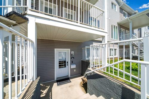 244 Northlands Pt Ne, Medicine Hat, AB, T1C0B9 | Card Image