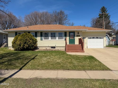 1310 E Divide Ave, Bismarck, ND, 58501-2003 | Card Image