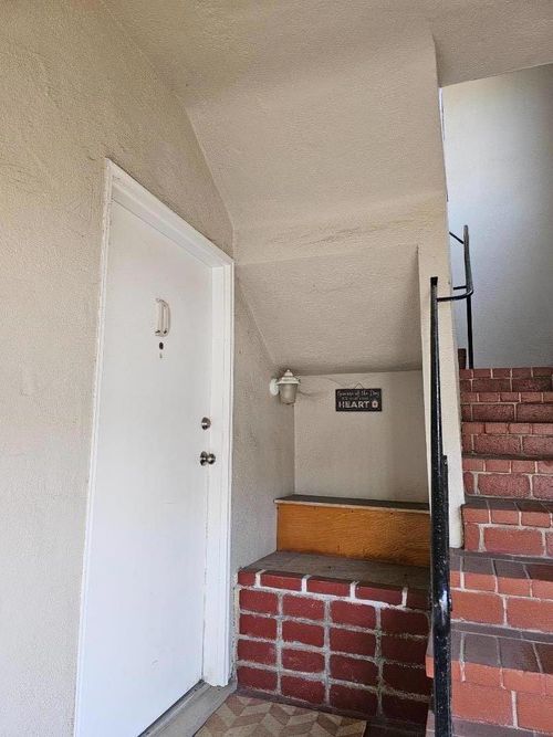 160 Clarendon Rd, Pacifica, CA, 94044 | Card Image