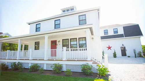 85 3rd Beach Rd, Middletown, RI, 02842-7523 | Card Image