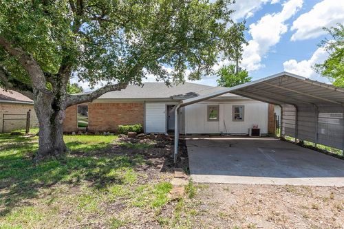 10 Parkland St, Bridge City, TX, 77611-3110 | Card Image