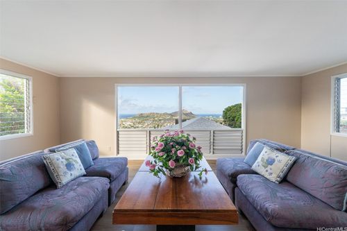 3726 Manini Way, Honolulu, HI, 96816-3829 | Card Image