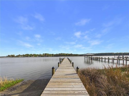 1014 Deerchase Rd, Saluda, VA, 23149-3047 | Card Image