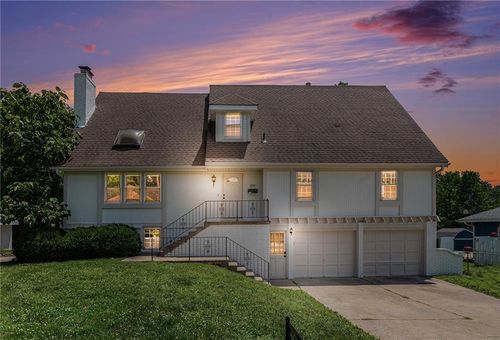 12731 Byars Rd, Grandview, MO, 64030-2180 | Card Image