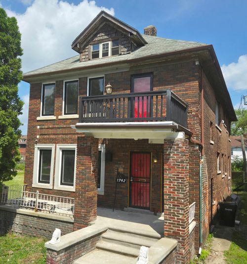 3742 W Grand St, Detroit, MI, 48238-2624 | Card Image