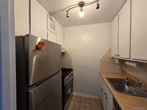 apt-6-18-15 215th St, Bayside, NY, 11360-2135 | Card Image