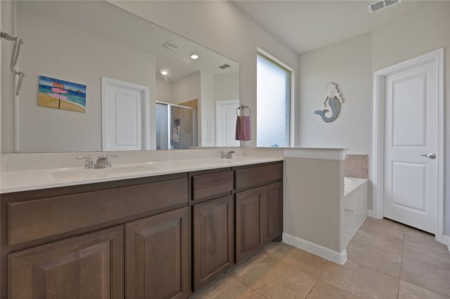 1099 Admiral Dr, House other with 4 bedrooms, 2 bathrooms and null parking in Azle TX | Image 20