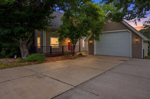 660 Hunt Club Cir, Galena, MO, 65656-4829 | Card Image