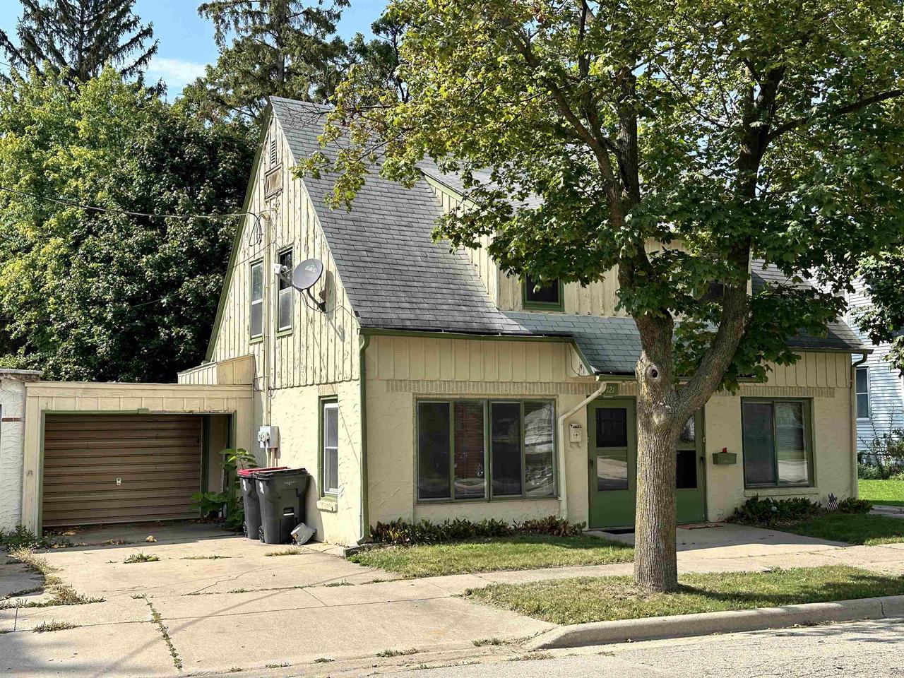 Grove St, Waterloo, WI 53594