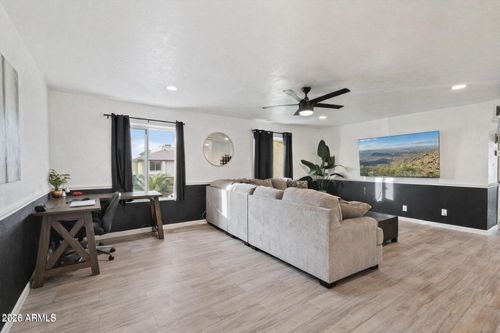 756 E Eugie Ave, Phoenix, AZ, 85022-4832 | Card Image